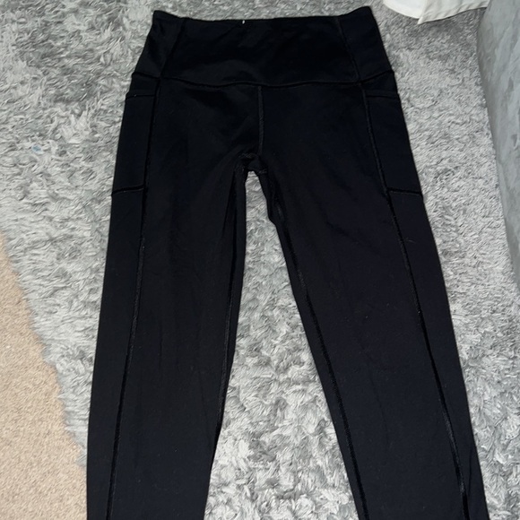 PINK Victoria Secret Black Crop Leggings W/Side Pocket - Picture 3 of 6